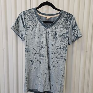 POL Crushed Velvet V-Neck Tee in Slate Blue